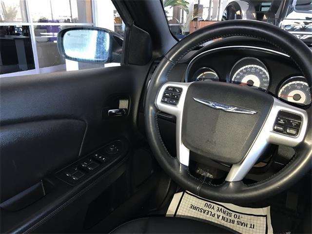 Chrysler 200 2012 photo 25